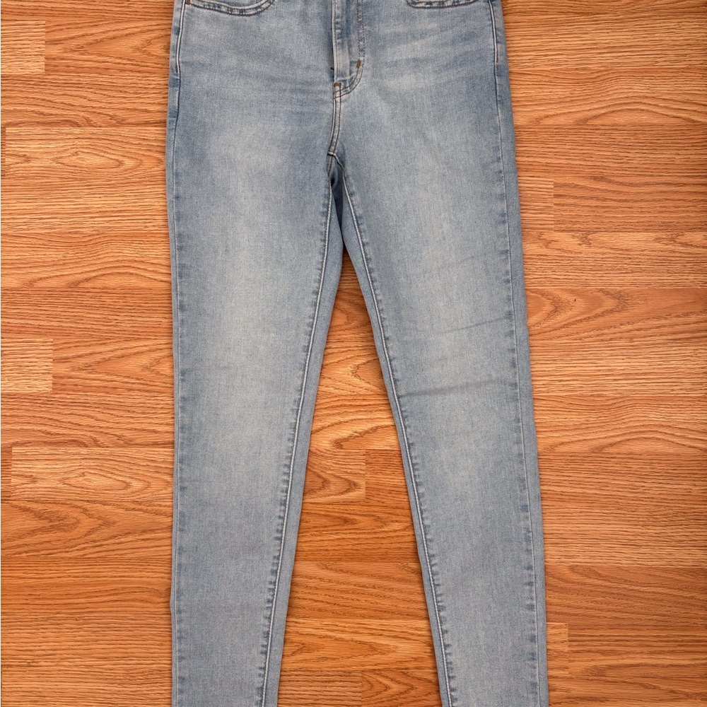 Levi's Women's 720 High-Rise Super Skinny Jeans Light Wash - Picture 6 of 8